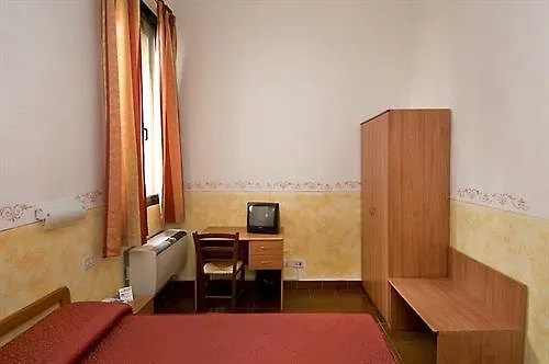 Hotel Palazzuolo Floransa 2*,